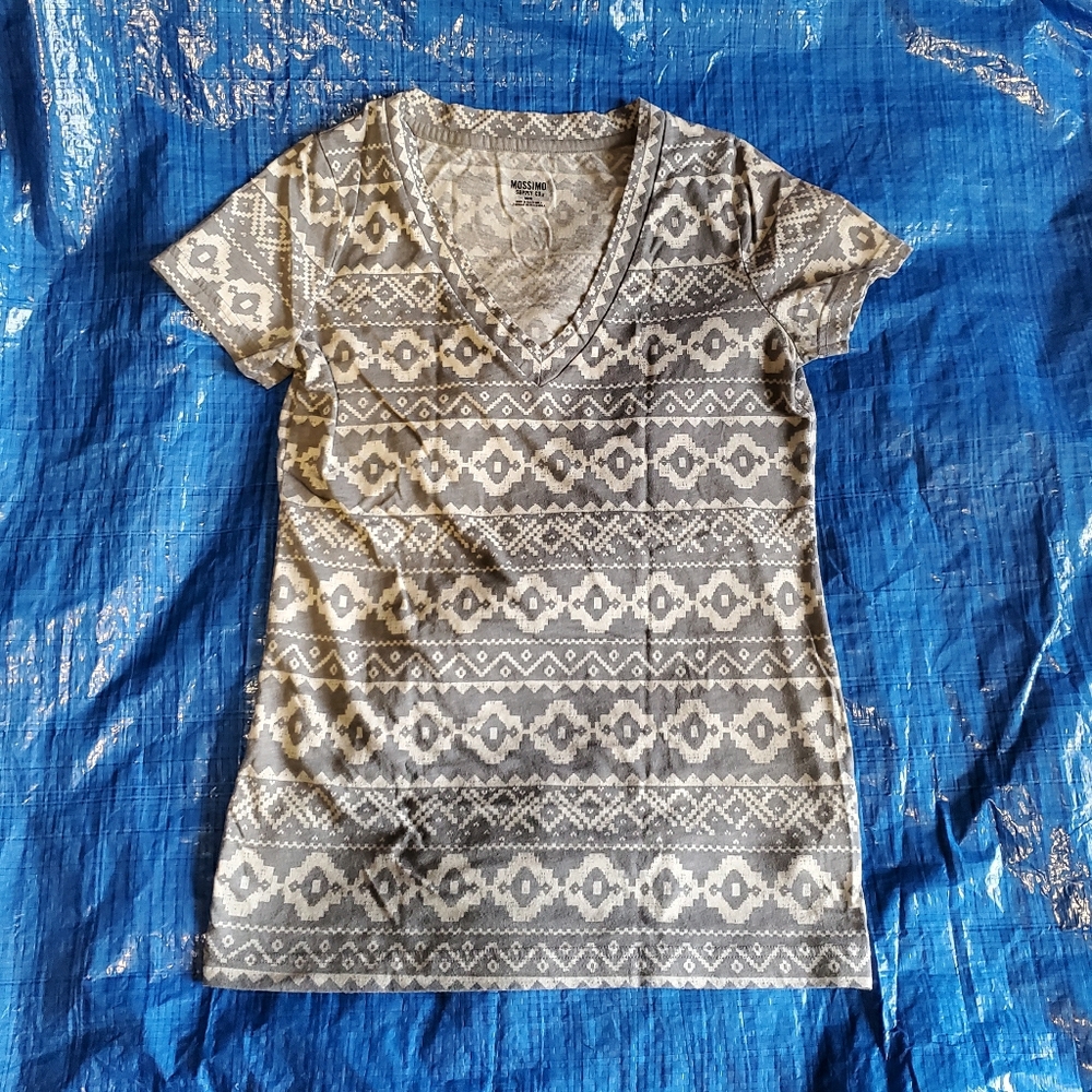 Geometric pattern V-neck t-shirt